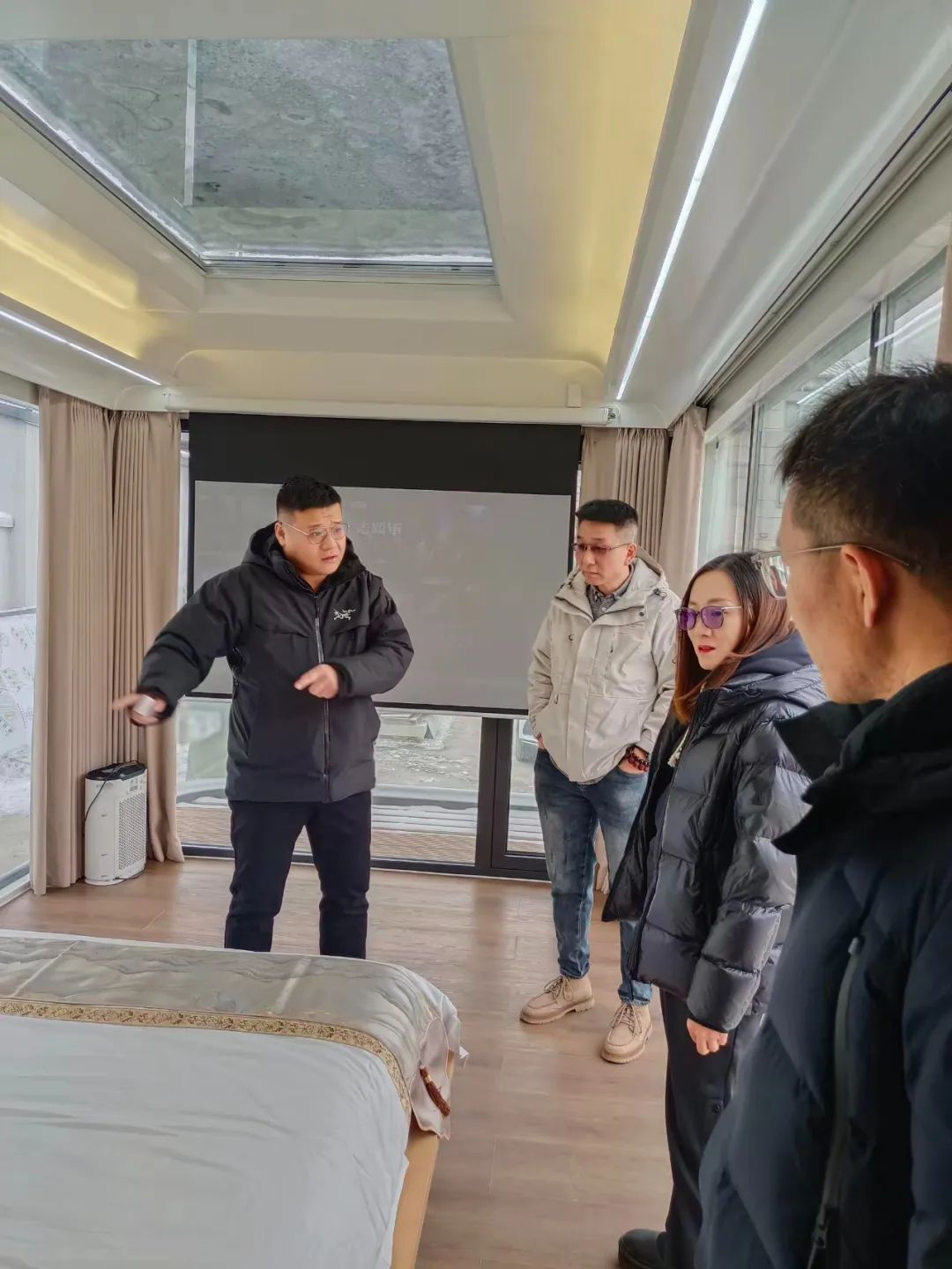 幸福镇走访辖区重点工业企业问需服务促发展